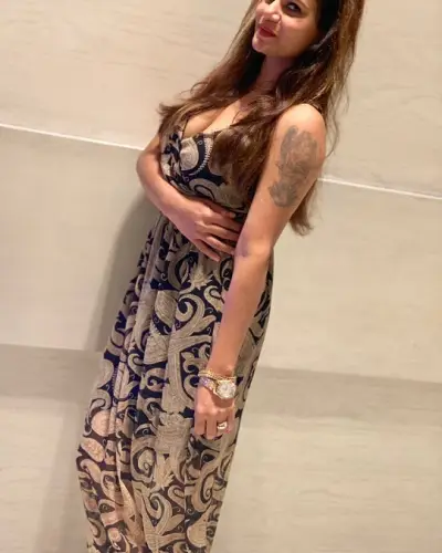 Tizit Escort